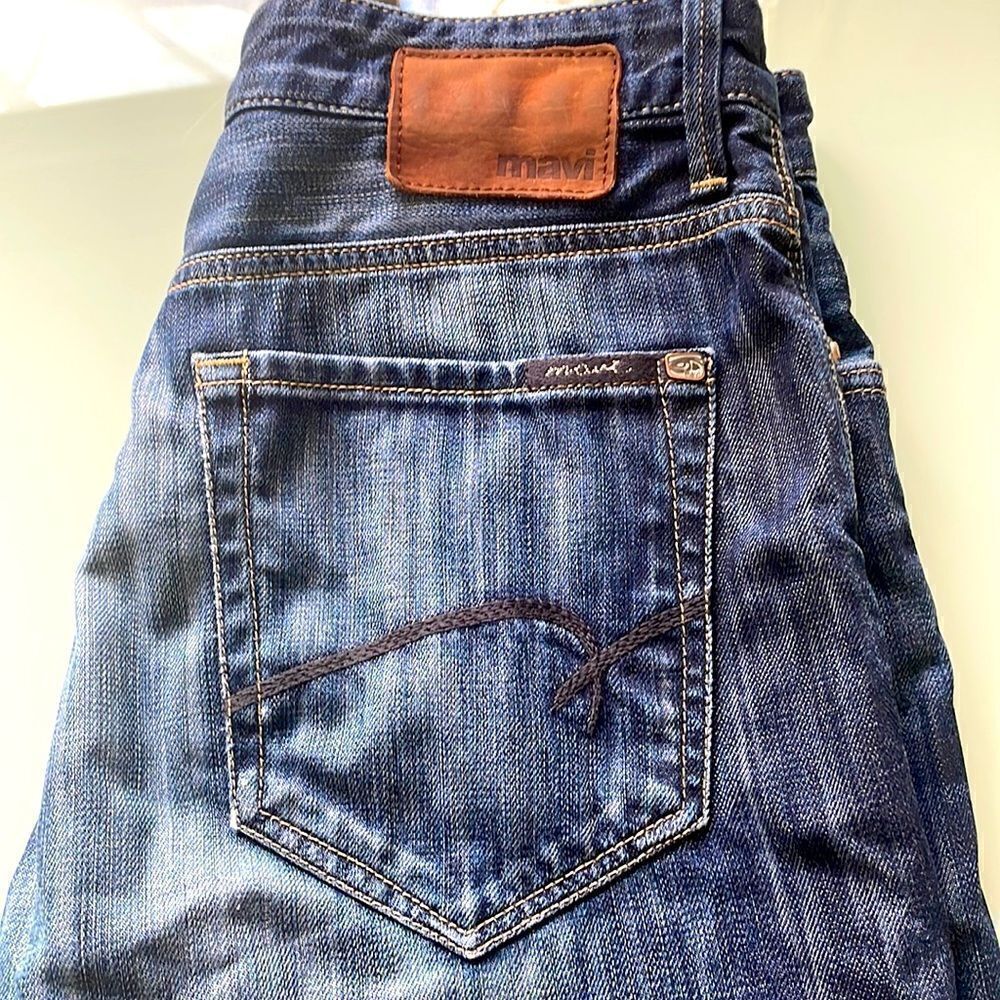 Mavi jeans 32/32 MATT mid-rise boot cut distressed in the back holes